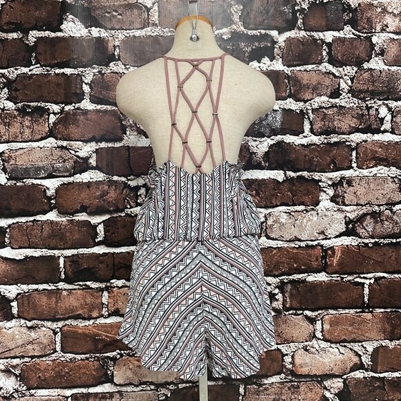 Dolce Vita Romper V-Neck Open Back Geometric Designs Black Pink Size Small S - Picture 10 of 16